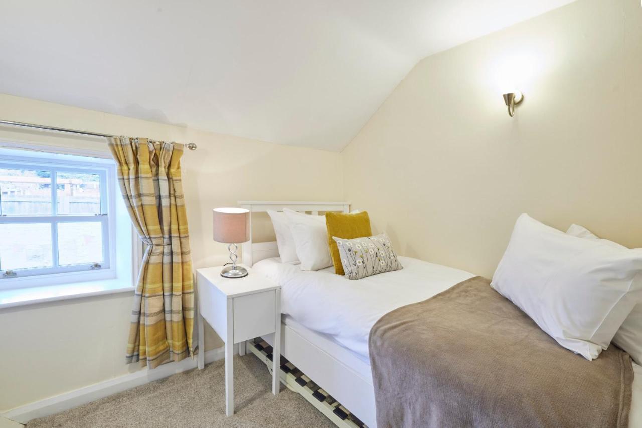 Host & Stay - Honey Cottage Hinderwell 外观 照片